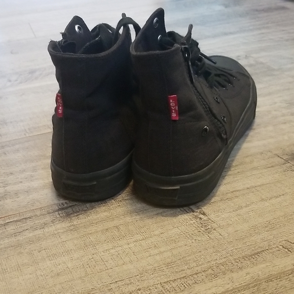 Men Shoes - Picture 2 of 5